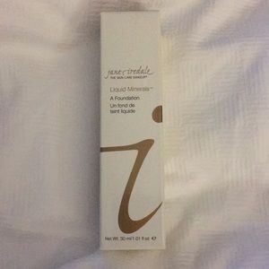 NWT Jane Iredale foundation